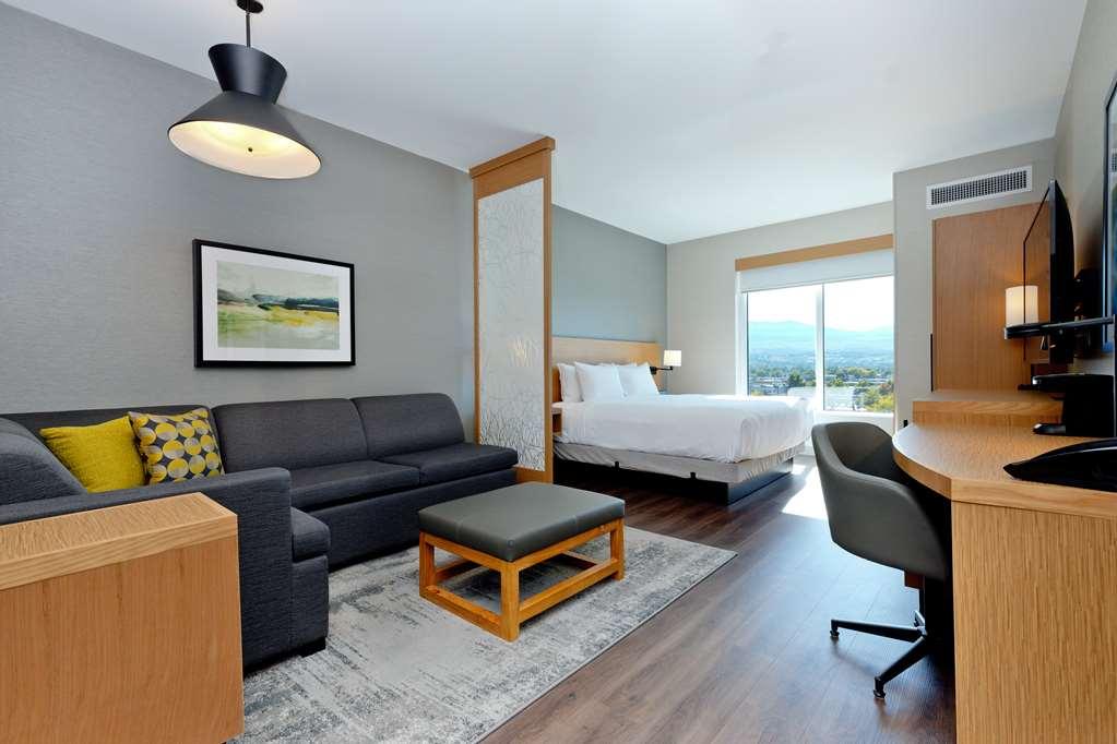 Hyatt Place Kelowna Room photo